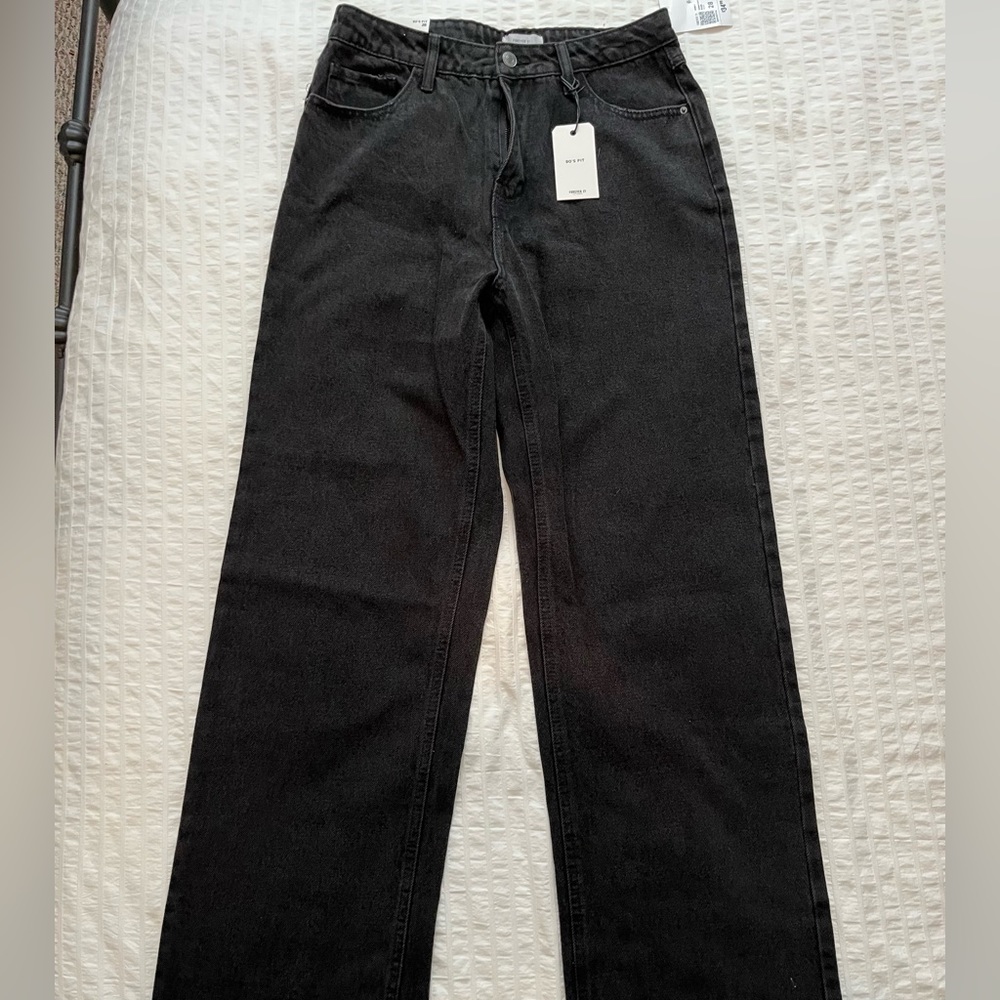Forever 21–90s Fit Black Jeans NWT